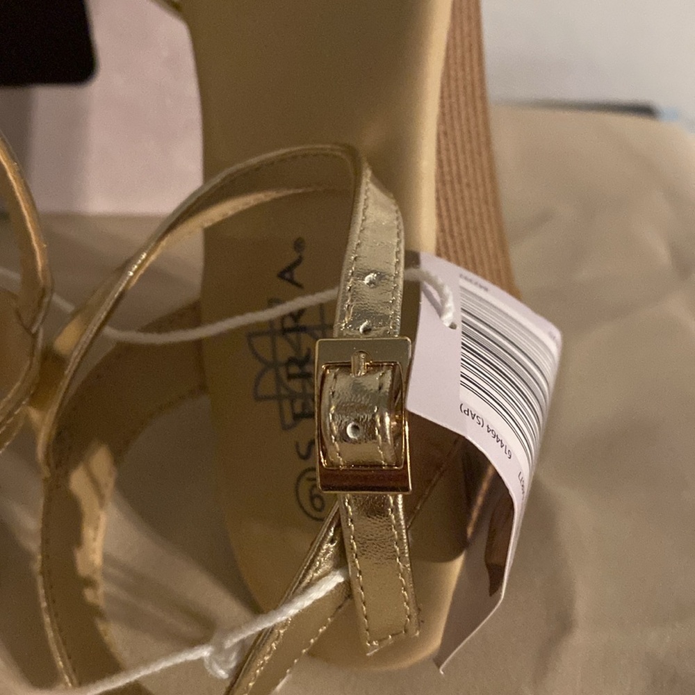 Sandals - Picture 10 of 14